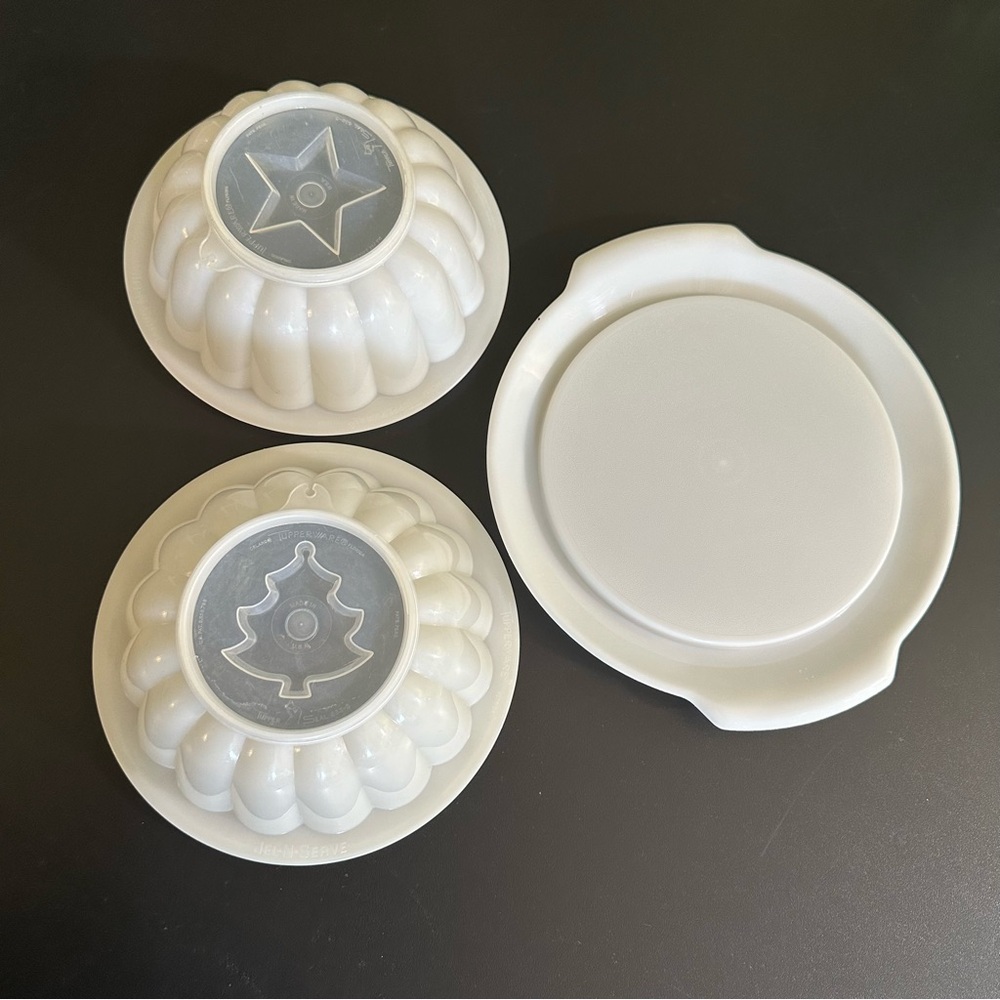 ⭐️ Vintage Tupperware White Festive Jelly Mold Set (2 molds)